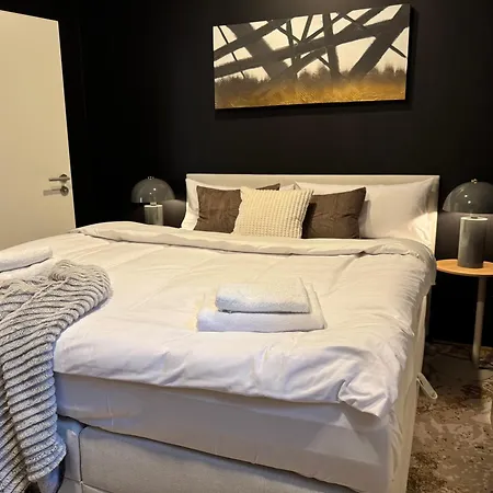 M-Stay Apartment 03, 24H Self-Check-In, U-Bahn Maximilianstrasse Apartment *